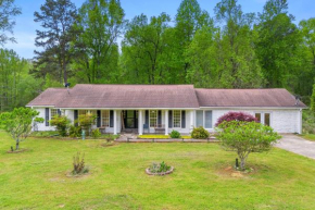 Modern Rancher on Lake Lanier in Gainesville